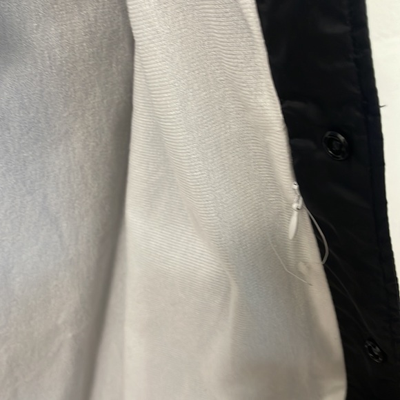 Beetlejuice wind breaker - Picture 4 of 5